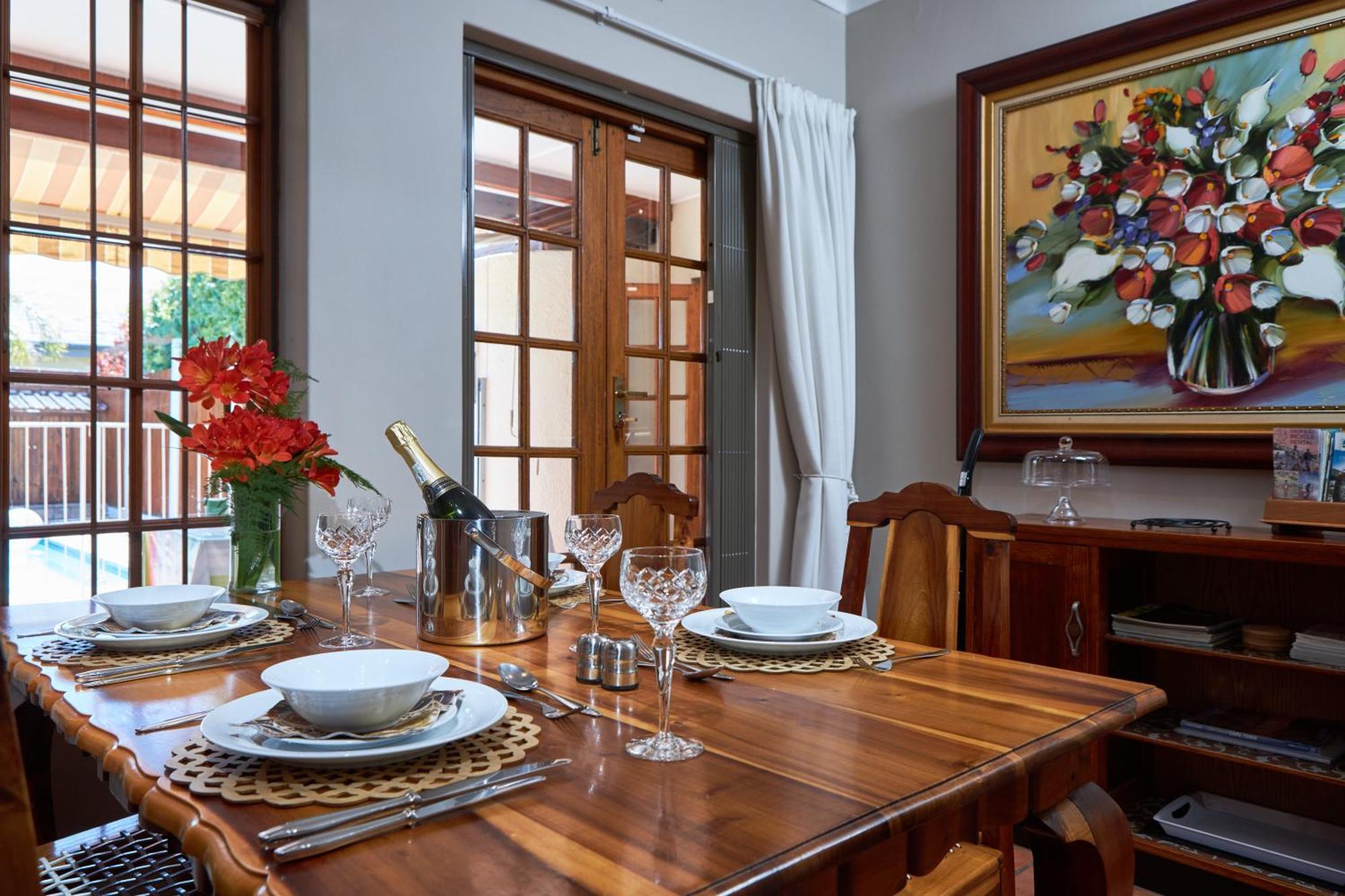 Meerendal Cottage-Affordable Luxury-Private Garden With Pool & Hot Tub Κέιπ Τάουν Εξωτερικό φωτογραφία